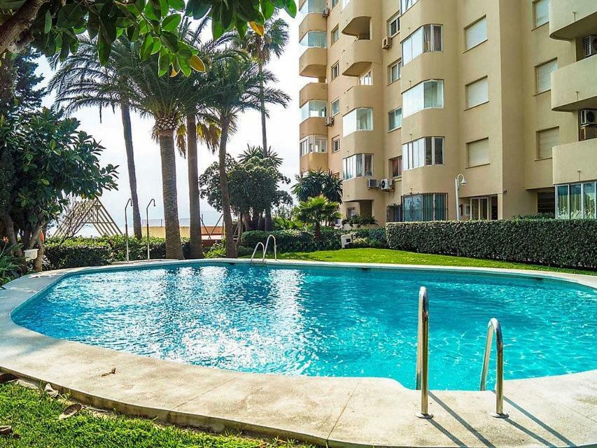 Urbanizacion Puerto Paraiso Естепона Екстериор снимка