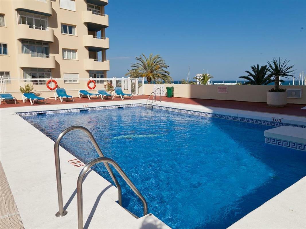 Urbanizacion Puerto Paraiso Естепона Екстериор снимка